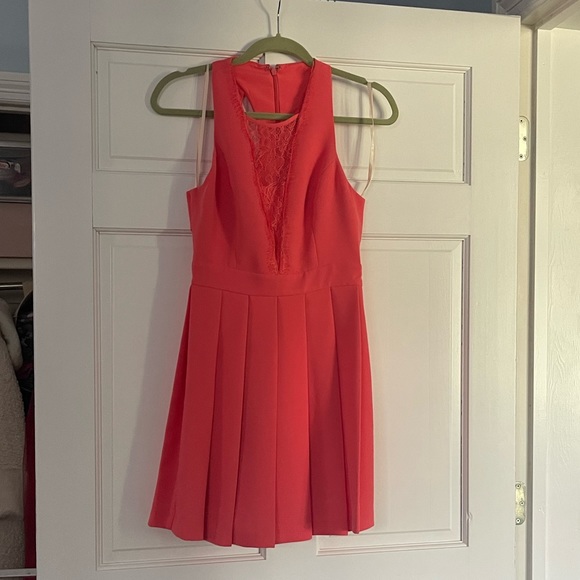 BCBGeneration pleated sleeveless deep v mini dress in Coralwine size 4 - Picture 5 of 14